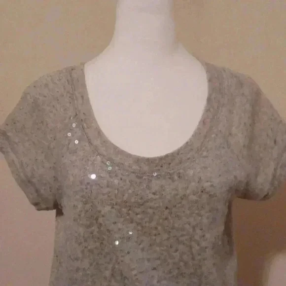-- Short sleeve sweater with sparkles - Picture 3 of 7